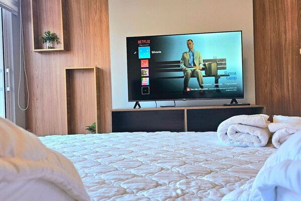 1 bedroom, desk, iron/ironing board, WiFi - quiet environment very well located close to everything (Cochabamba)