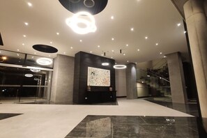 Lobby - Discover the city in apartment. luxury, 5* location (Cochabamba)