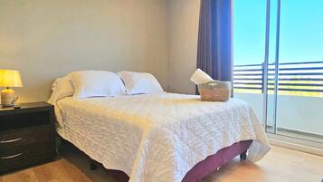 1 bedroom, desk, iron/ironing board, WiFi