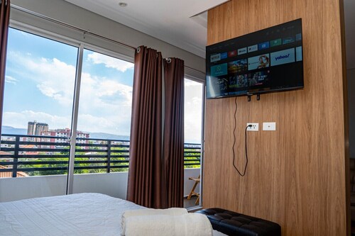 Apartment with wonderful view, quiet, safe area