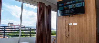 Apartment with wonderful view, quiet, safe area