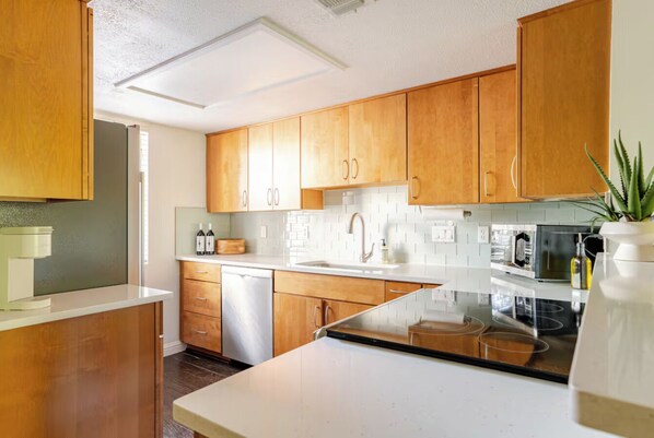Microwave, oven, stovetop, dishwasher