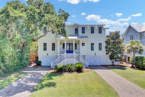 Exterior - POOL, ROOF DECK, ELEVATOR, 5 MIN TO THE SURF!!! (Isle of Palms)