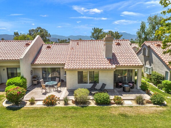 Outdoor dining - Family Desert Getaway (Palm Desert)