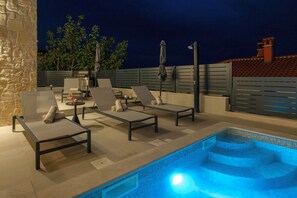 Piscine extérieure, piscine chauffée