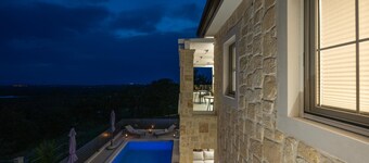 NEW 2025 Villa Bella Vista with heated pool