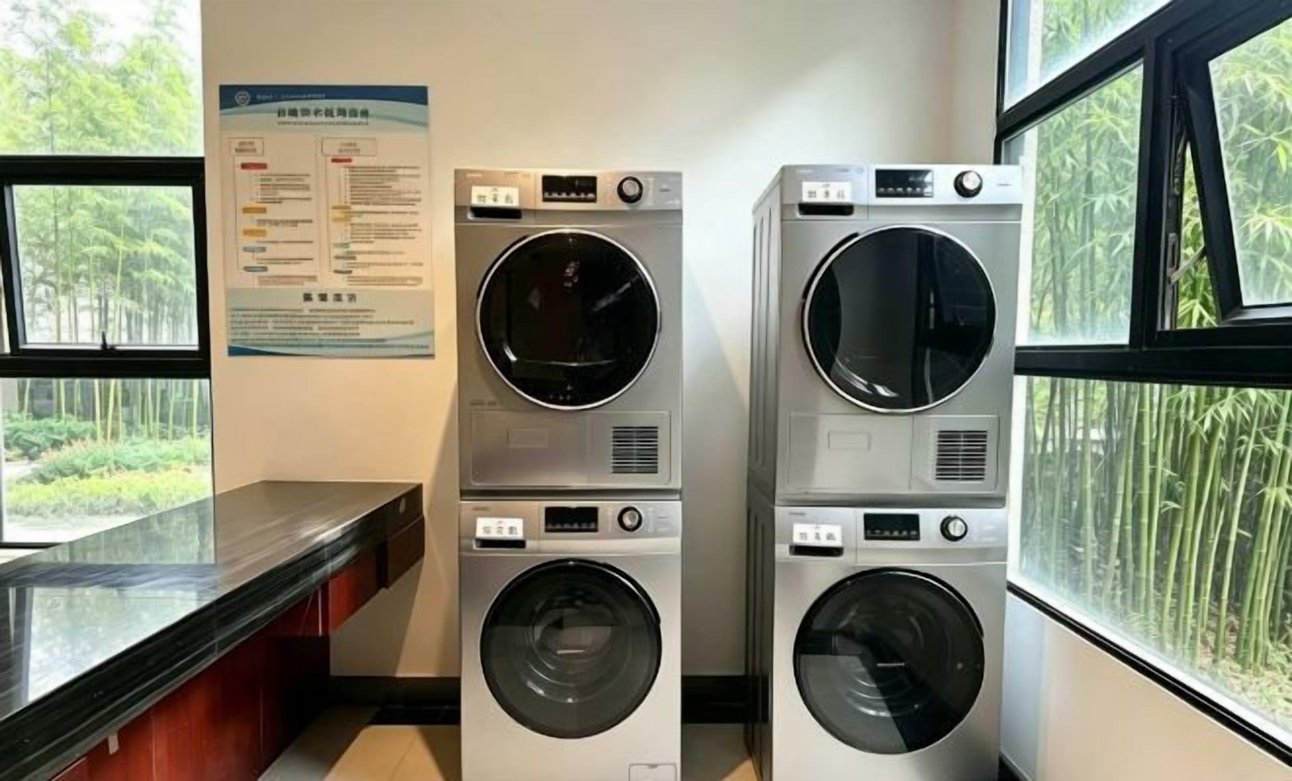 المنشأة من الداخل