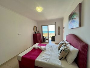 3 chambres, fer et planche à repasser, Wi-Fi gratuit, draps fournis