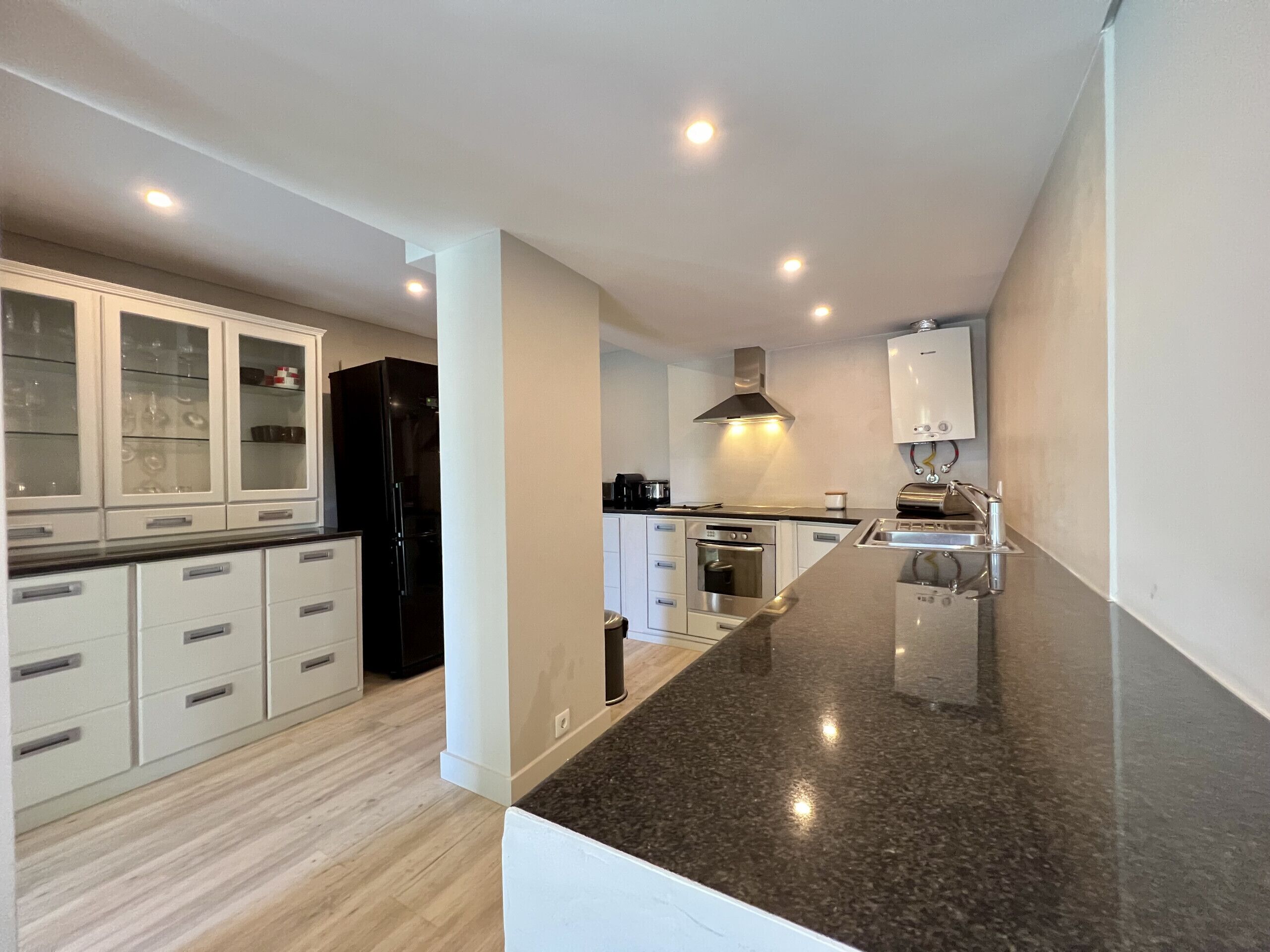 Fridge, microwave, oven, coffee/tea maker
