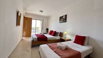 1 dormitorio, tabla de planchar con plancha, wifi gratis y ropa de cama