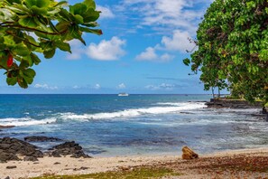 Condo, 1 Queen Bed (Kona Alii 602) | Beach - Kona Alii 602 (Kailua-Kona)