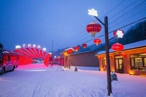 Snow and ski sports - Wuchang Snow Valley Jiaxin Inn (Wuchang)