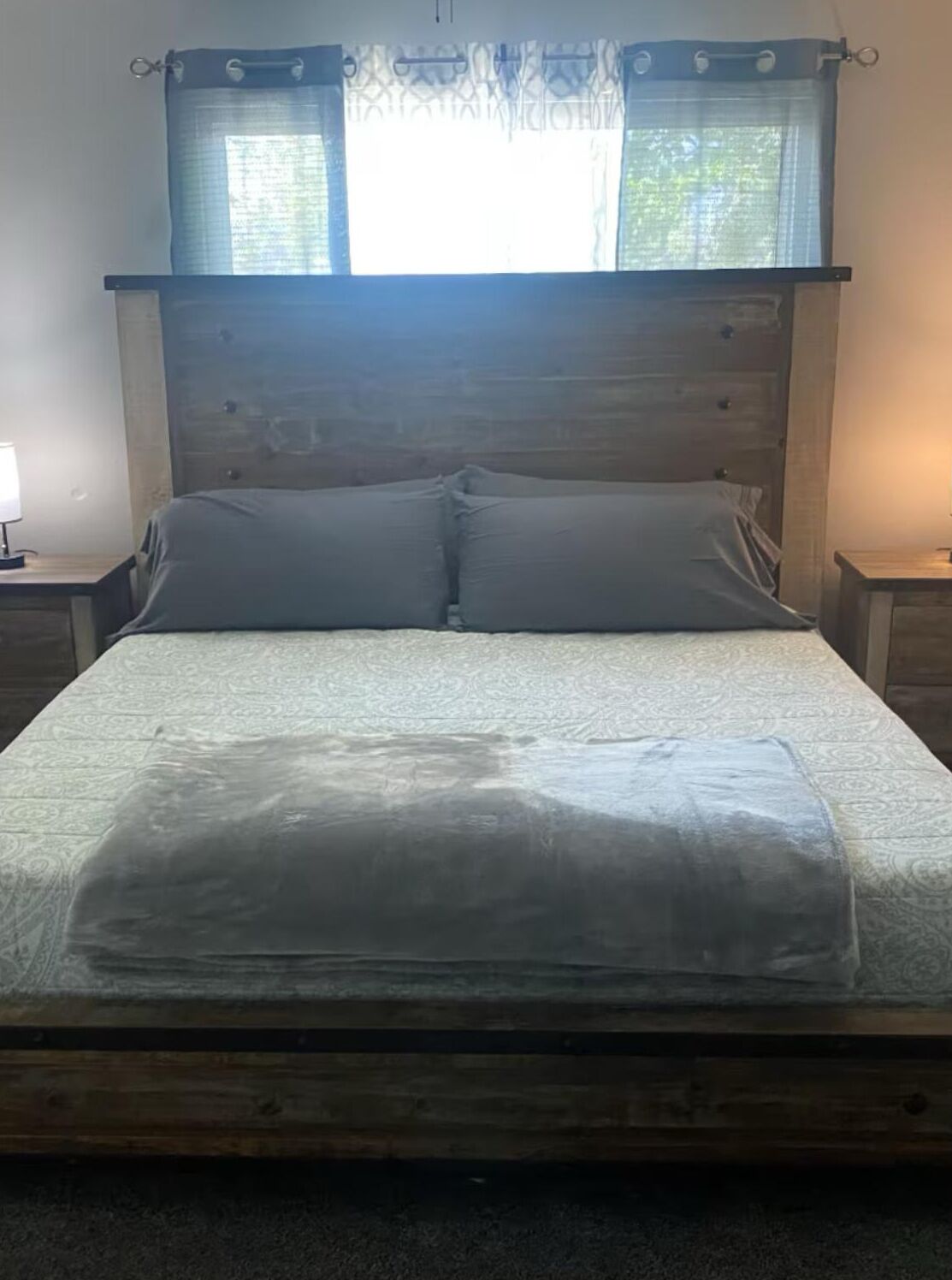 4 slaapkamers, een bureau, gratis wifi, beddengoed