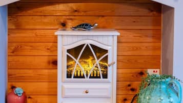 32-inch LED TV with cable channels, Netflix, streaming services