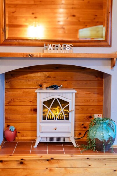 Cozy Log Cabin 346 - Rural Mid Wales