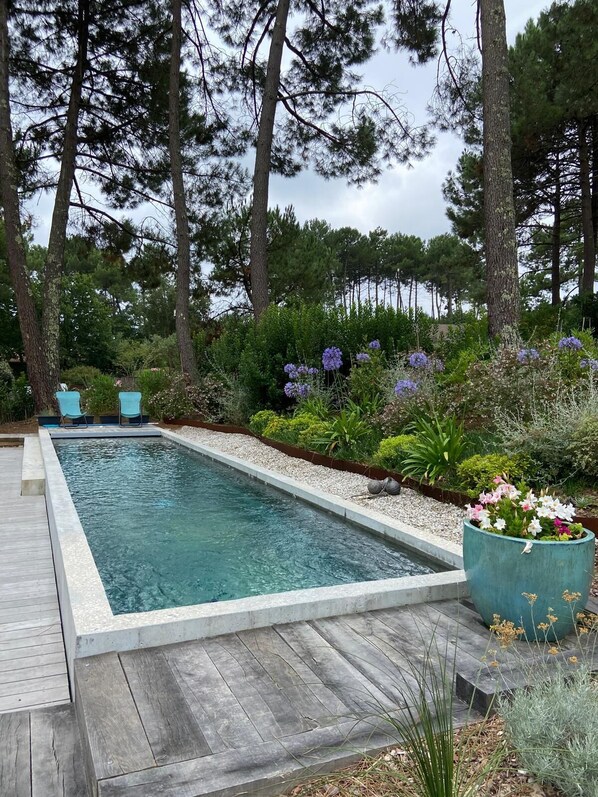 Outdoor pool - VIlla dunes de Piquey, sleeps 10, peaceful setting between pond and forest (Lège-Cap-Ferret)