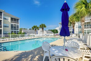 Pool - 2 Mi to Beach: Grand Strand Condo w/ Pool Access! (North Myrtle Beach)