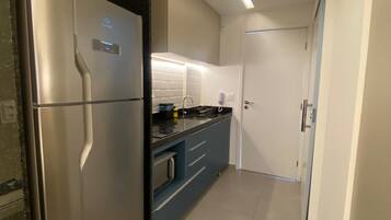 Estúdio luxo, 1 cama de casal e sofá-cama | Cozinha privada | Geladeira, micro-ondas, fogão, cooktop