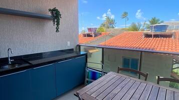 Estúdio luxo, 1 cama de casal e sofá-cama | Varanda coberta