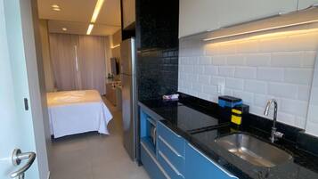 Deluxe Studio, 1 Double Bed with Sofa bed | Private kitchen | Fridge, microwave, oven, stovetop