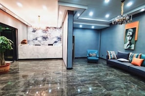 Lobby - Zaozhuang Ruyue Film Theme Hotel (Zaozhuang)