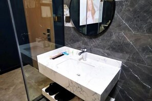 Bathroom - Zaozhuang Ruyue Film Theme Hotel (Zaozhuang)
