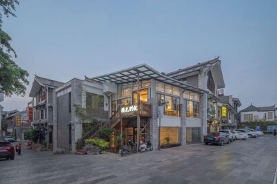 Sunshine Courtyard Inn (Jianshui Ancient City Branch)