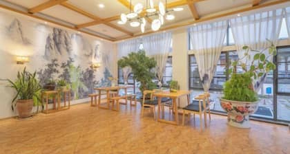 Sunshine Courtyard Inn (Jianshui Ancient City Branch)