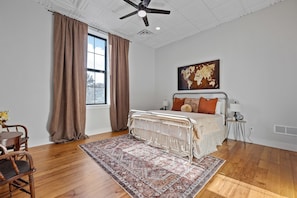 2 bedrooms, iron/ironing board, travel cot, WiFi