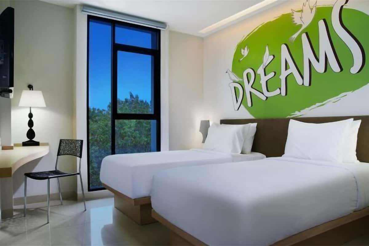 Bàn ủi/dụng cụ ủi quần áo 