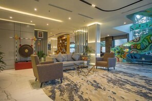 Interior - Regantris Surabaya (Tegalsari)