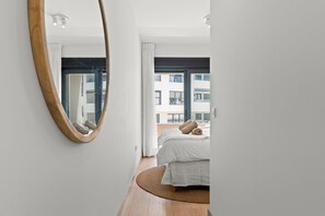 2 عدّة غرف نوم وواي فاي وملاءات أسرّة