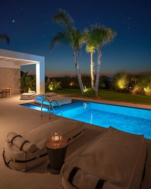 UppvÀrmd pool