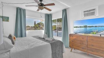 99-203 - Deluxe Apartment, Balcony, Corner | 1 makuuhuone, Tempur Pedic -patjalliset sängyt