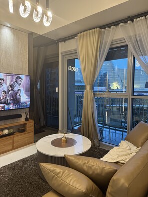 Smart TV, stereo