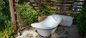 The Gold heart of Grass Valley w outdoor bathtub