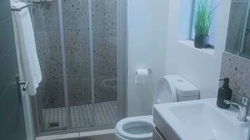 Dusche, Handtücher, Seife, Shampoo