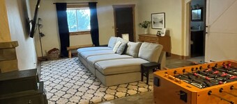 Red Fox Retreat (Comfortably Sleeps Up To 22!)