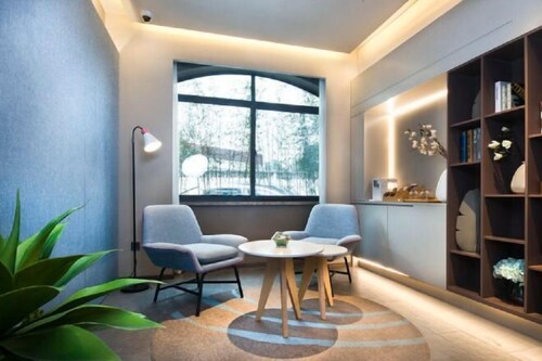 Homeinn · neo (Shenzhen Buji Street Changlong Subway Station)