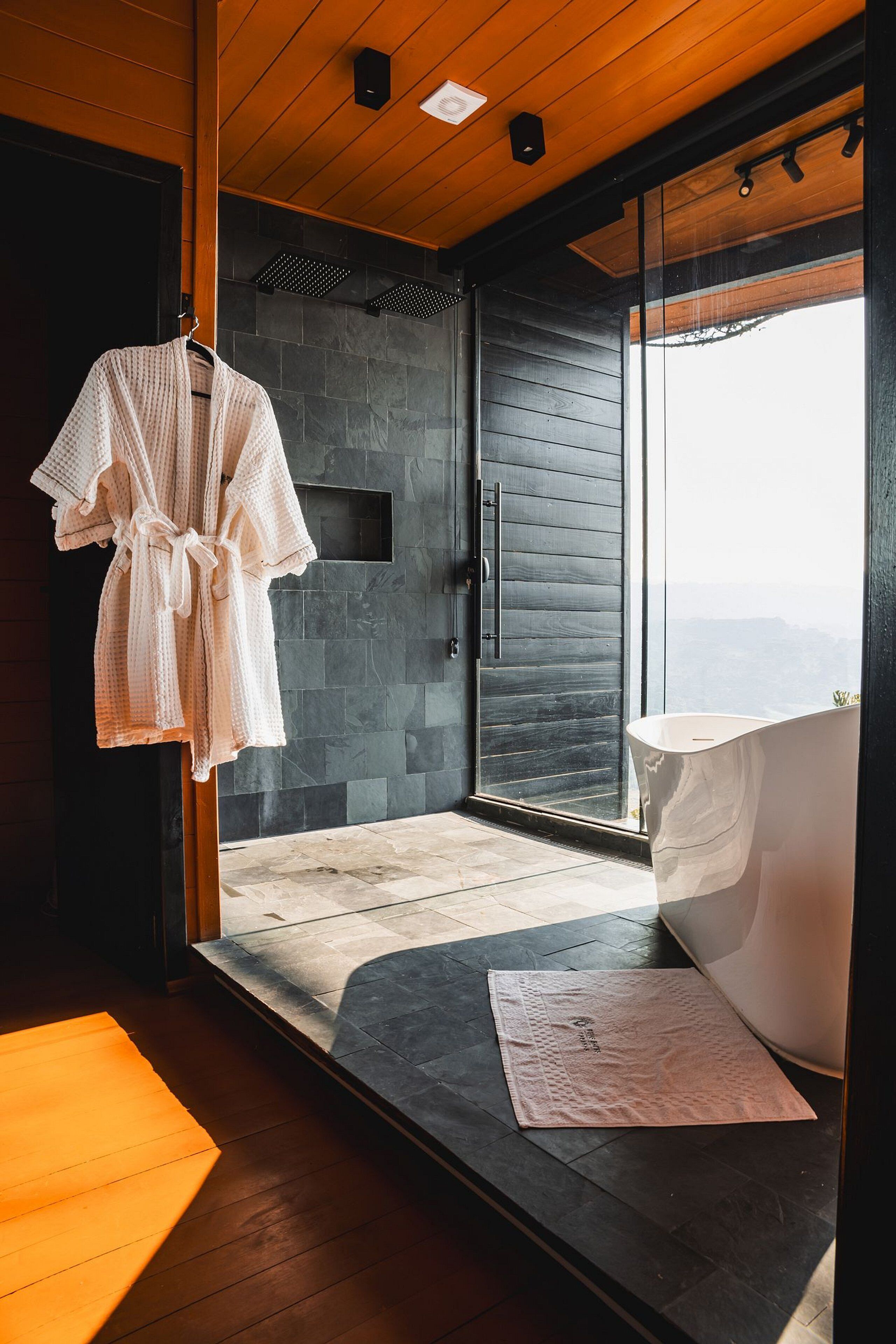 舒適小屋 |   浴室 | 花灑/浴缸組合、浸缸、雨淋花灑、風筒