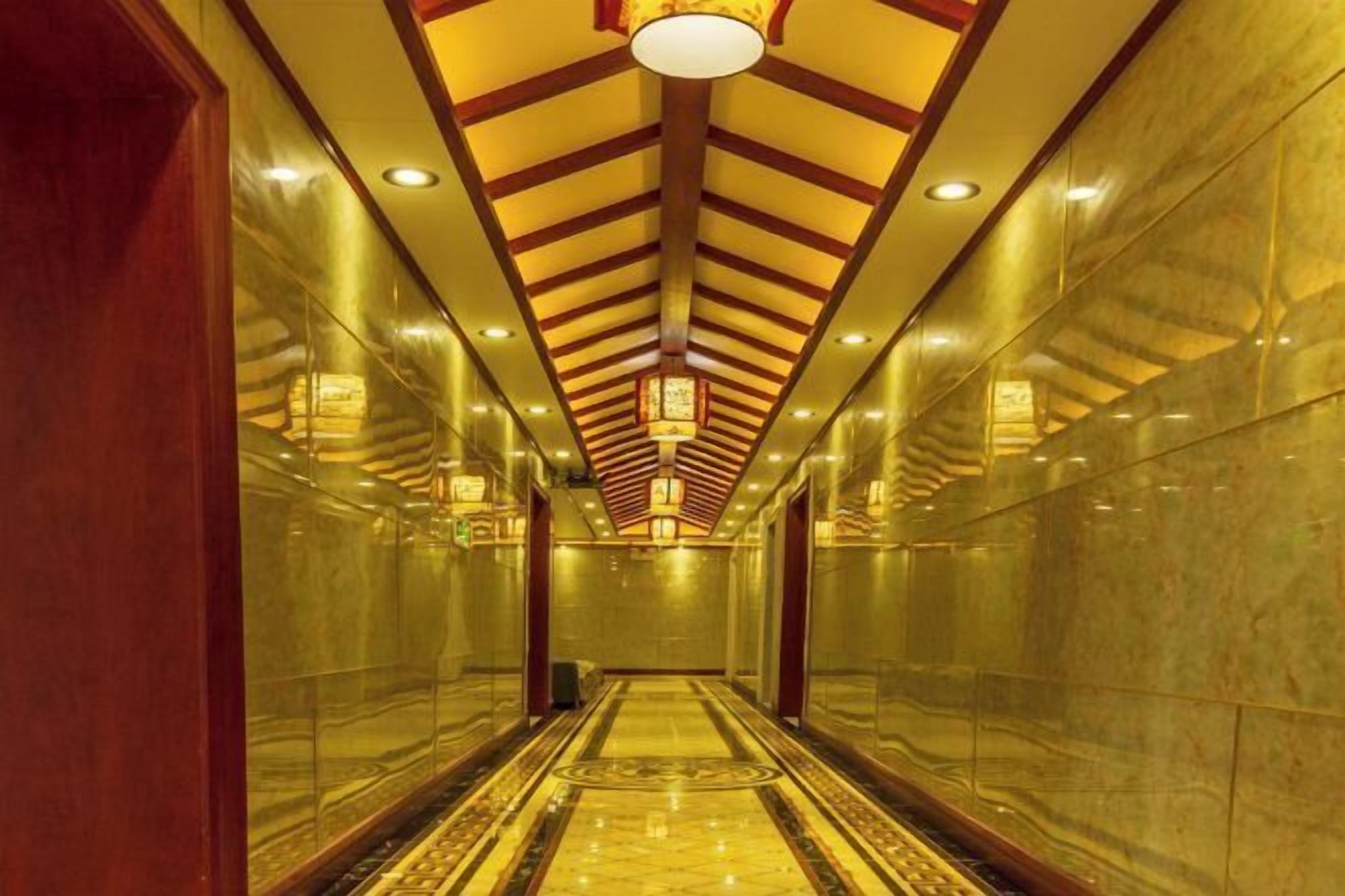 المنشأة من الداخل