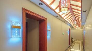 المنشأة من الداخل