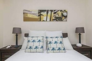 1 slaapkamer, een strijkplank/strijkijzer, wifi, beddengoed