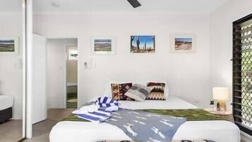 2 soverom, strykejern/-brett, reiseseng for barn og wi-fi