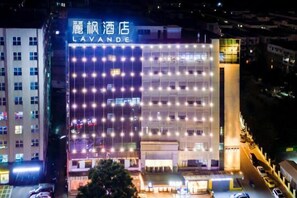 Exterior - Lavande Hotels (Guangzhou Baiyun Yongtai Metro Station AnhuaHui) (Guangzhou)