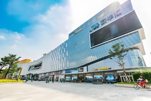 Exterior - Lavande Hotels (Guangzhou Baiyun Yongtai Metro Station AnhuaHui) (Guangzhou)