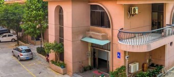 Changhong Business Hotel