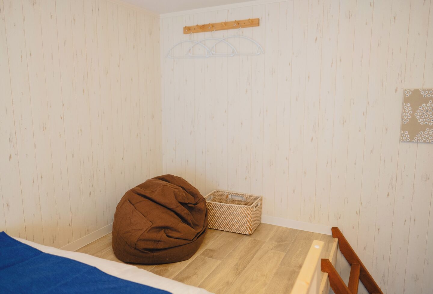 1 室のベッドルーム、デスク、WiFi