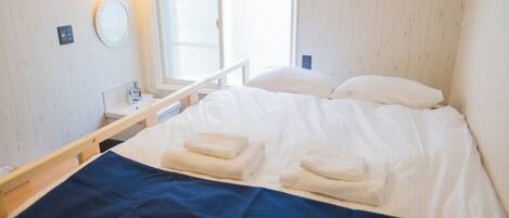 1 camera, una scrivania, Wi-Fi