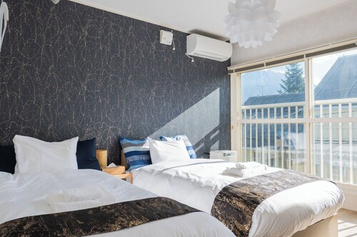 Niseko:ski resort 11min(by car),max. 16 guests!